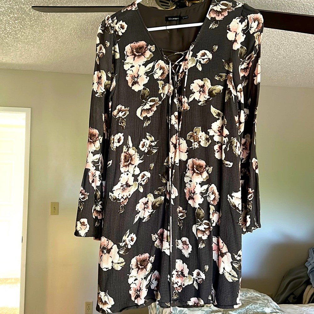 Blu Pepper bell sleeve floral dress size L